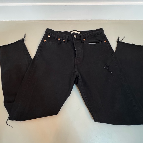 Levi’s Wedgie High-Waisted Black Straight Leg Jeans – Size 27 - Picture 3 of 17